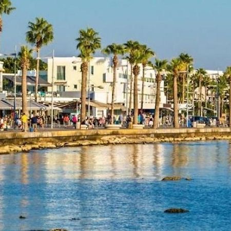 Poseidon 51 - Beachfront Two Bedroom Apartment Pafos Dış mekan fotoğraf